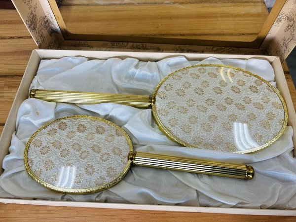 Juego toilette antiguo: Un artículo de porcelana con estilo vintage - imagen 1