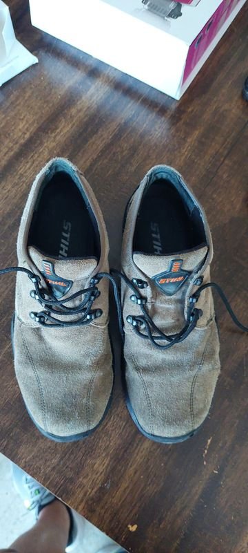 Zapatillas de cuero en buen estado - imagen 2