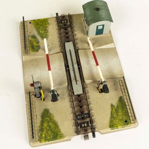 Paso de nivel mecánico Marklin para maquetas de tren made in Germany en su caja original. - imagen 2