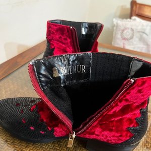 Botas Cortas Tejano Terciopelo Rojo y Charol Negro Talle 36 Belmour - imagen 5