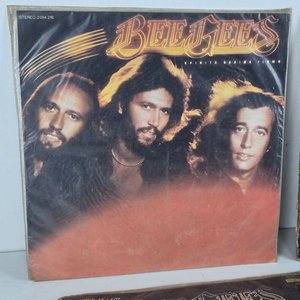 Selección de Vinilos Bee Gees: "Spirits Having Flown" y "Here At Last... Live" - imagen 3