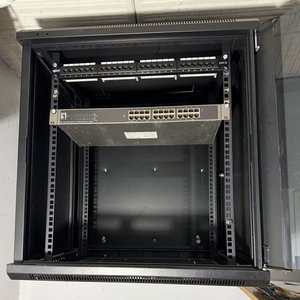 Gabinete de Red Destec con Patch Panel y Switch de 24 Puertos - imagen 8