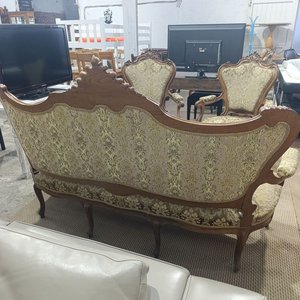 Sofá Luis XV de 3 Cuerpos en Madera Tallada y Tapizado Jacquard - imagen 3