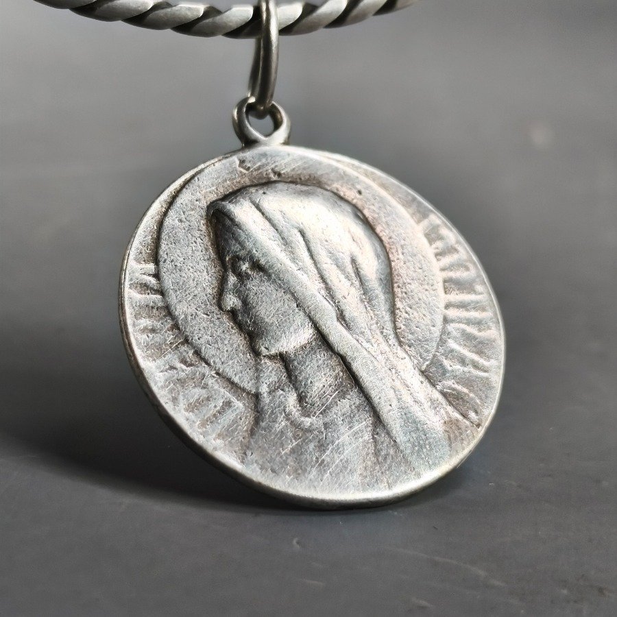 Item 16402 - Image 2