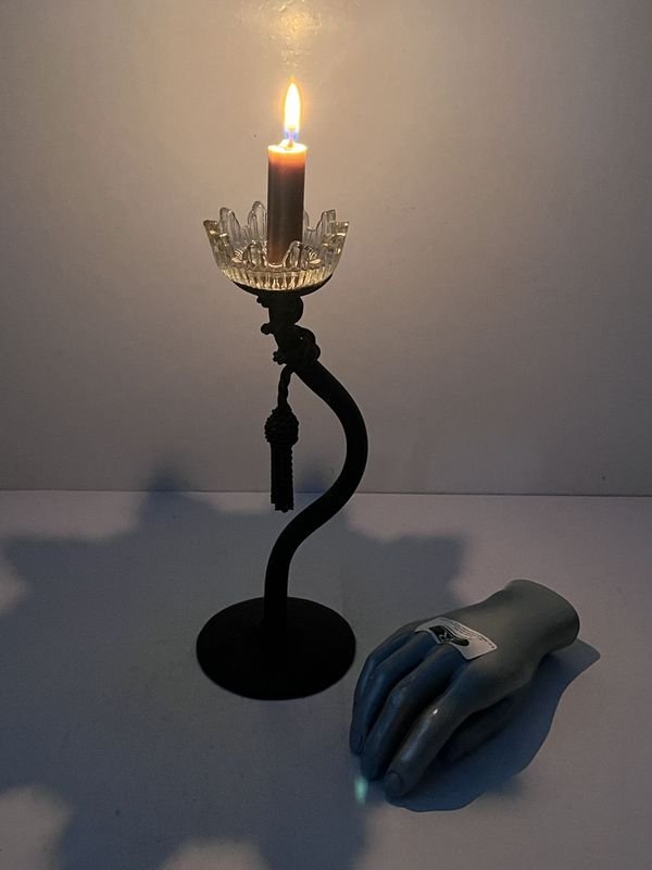 Candeleros de Hierro Forjado con Tulipa de Vidrio Prensa