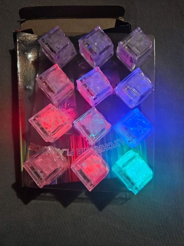 Cubos de colores para decorar la barra de tragos - imagen 3