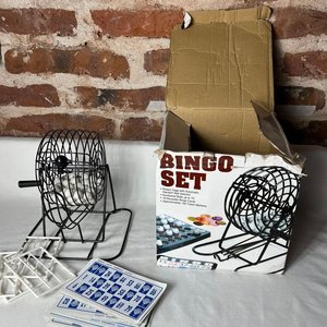 Lote anterior: Juego de Bingo Completo con Bolillero Metálico y Tarjetas