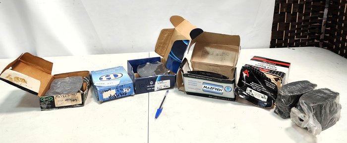 Lote de 5 Cajas de Pastillas de Freno para Mitsubishi y Otros Vehículos