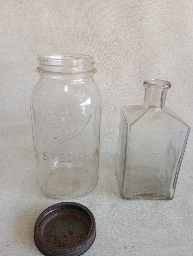 Botellas y frascos antiguos de vidrio - imagen 3