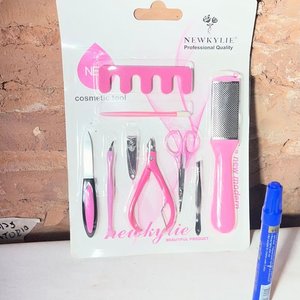 Kit de Manicura y Pedicura Profesional NEWKYLIE con Herramientas Rosadas - imagen 3