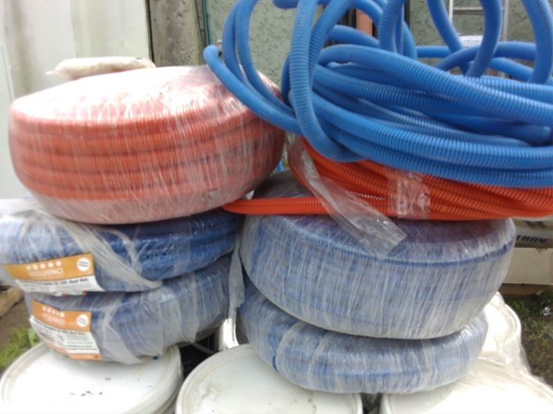 9 Rollos de Caños Corrugados para Construcción