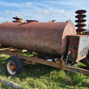 Cisterna con Bomba para Riego o Transporte de Líquidos - imagen 2