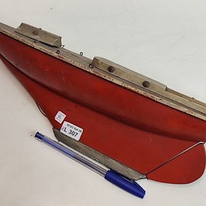 Casco de Velero Decorativo en Madera Roja y Metal - 38x11.5cm - imagen 1