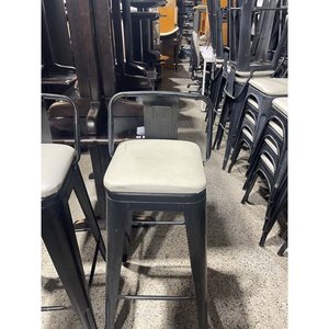 Par de Taburetes Altos de Metal con Respaldo y Asiento Tapizado - imagen 2