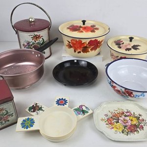 Lote Surtido de Artículos de Cocina Vintage: Ollas Enlozadas, Latas Decoradas y Más - imagen 2