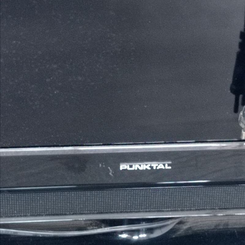 Tv Led de 26 pulgadas marca Punktal con dos controles - imagen 3