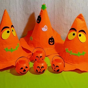 Lote siguiente: Set de Gorros de Halloween y Mini Calabazas Decorativas