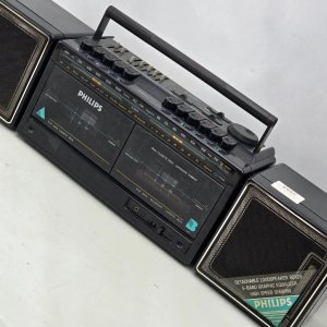 Radio Grabador Philips con Doble Cassette y Ecualizador Gráfico - imagen 4