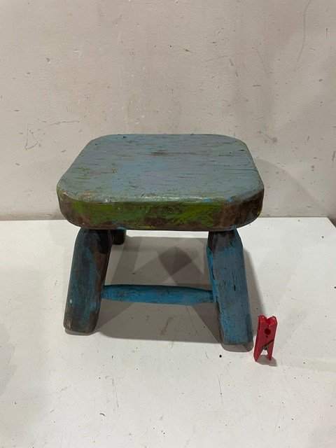 Lote anterior: Mueble de madera handmade y colorido