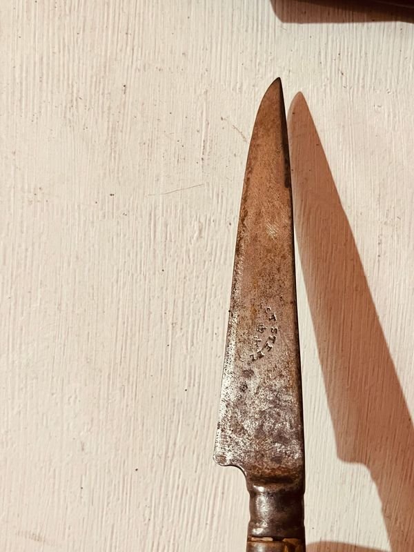 Cuchillo de Acero Fundido con Vaina - imagen 6