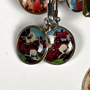 Lote de Doce Medallitas Religiosas con Broche - imagen 3