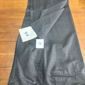 Lote siguiente: Pantalón de Vestir Gris Talle 50