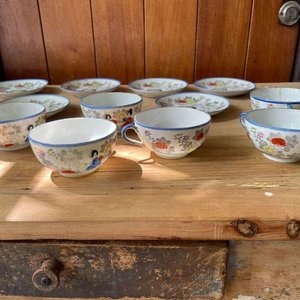 TAZAS Y PLATILLOS JAPONESES DE PORCELANAS - imagen 2
