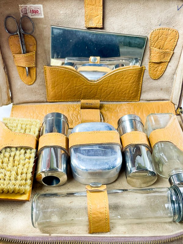 Neceser con accesorios de alta calidad - imagen 2