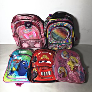 Lote de 5 Mochilas Infantiles Variadas: Disney, Princesas y Más - imagen 2