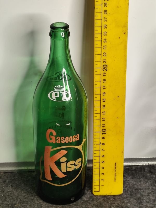 Botella Antigua Gaseosa Kiss Limón Lima