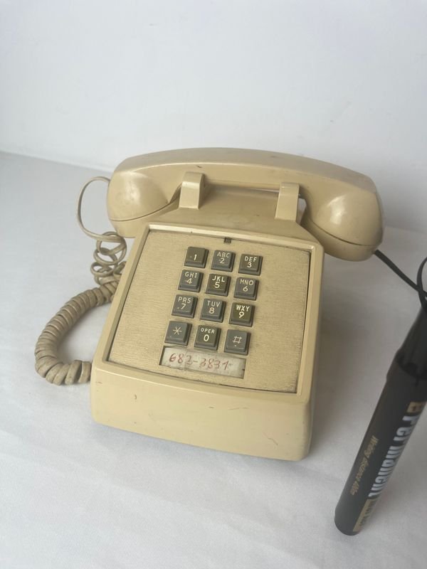 Teléfono antiguo de buena condición - imagen 6