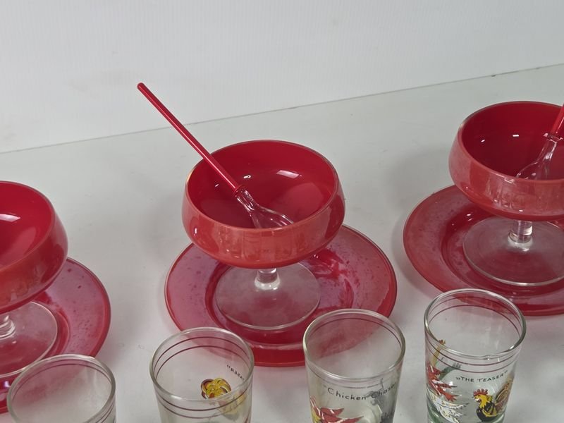 Colección de cristal y oro, fruteras y copias para licor - imagen 8