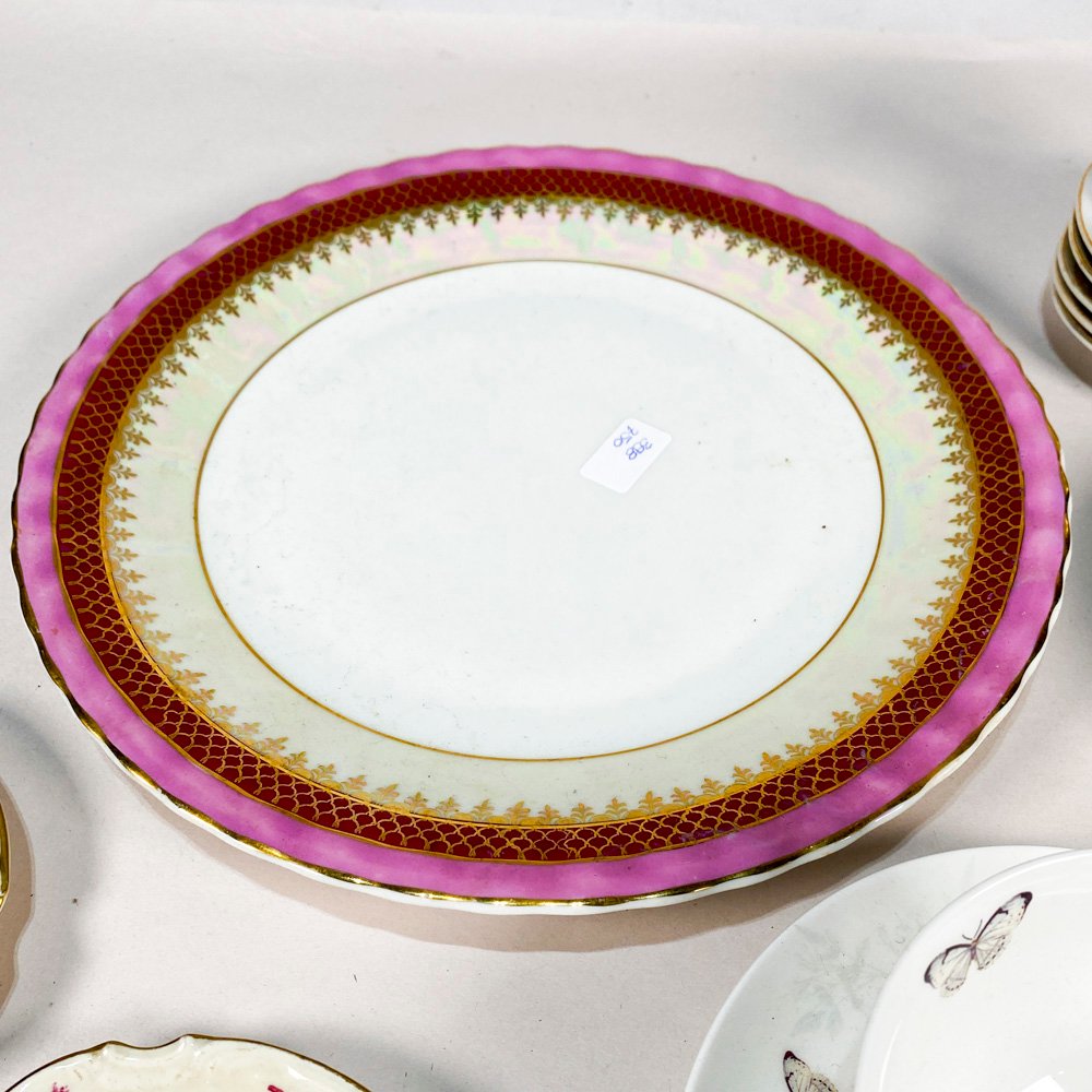 Lote de platos y tazas de porcelana y cerámica - imagen 5