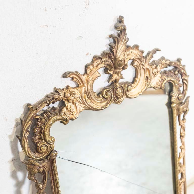 Dressoire con espejo y detalles en metal dorado - imagen 3