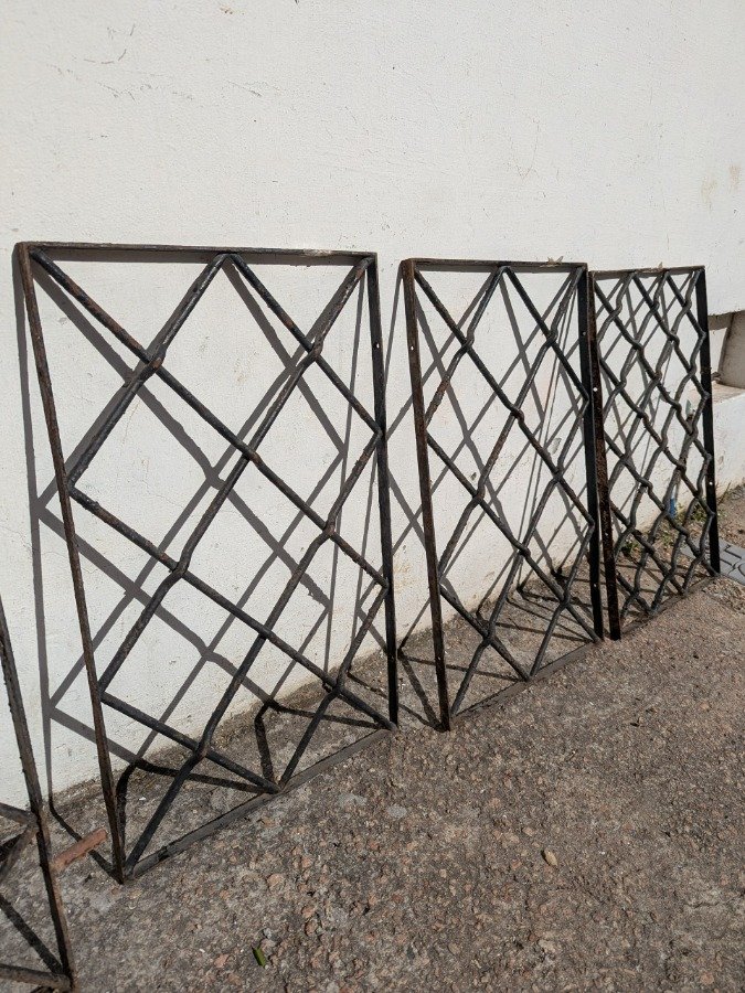 Rejas de metal en forma de diamante - imagen 3