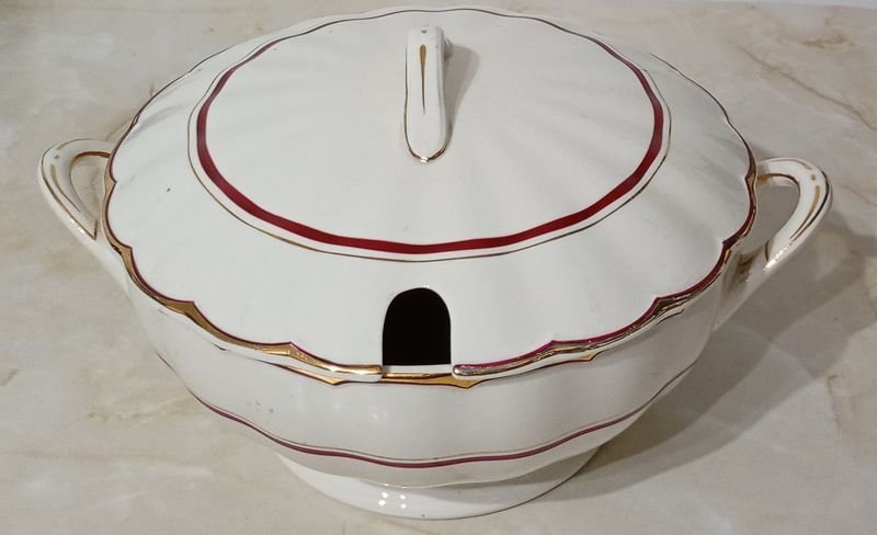 Porcelana INGLESA CREAMPETAL GRINDLEY - Guisera (grande) con diseño ornamentado - imagen 3
