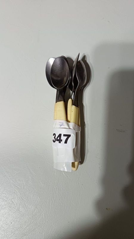 Conjunto de Cucharitas con Mangos Marfil