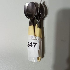 Lote anterior: Conjunto de Cucharitas con Mangos Marfil