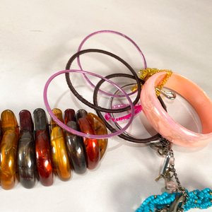Lote de Bijouterie Variada: Collares, Pulseras y Caravanas - imagen 4