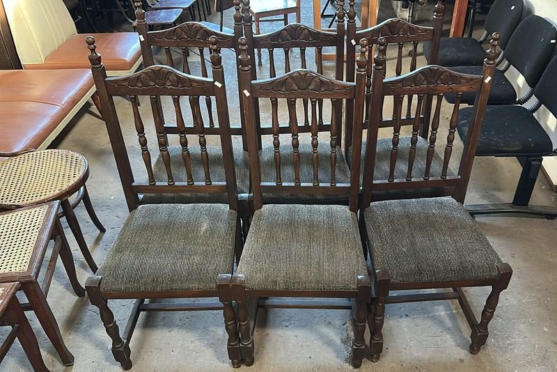 Lote siguiente: Sillas Tapiuzadas de Madera para Sala