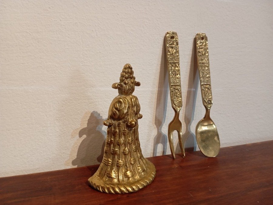 Cubiertos y accesorios de bronce en excelente estado - imagen 3