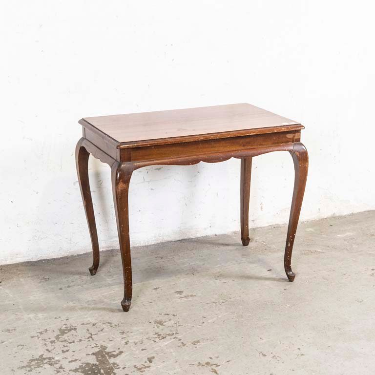 Lote siguiente: Mesa de sala francesa en buen estado