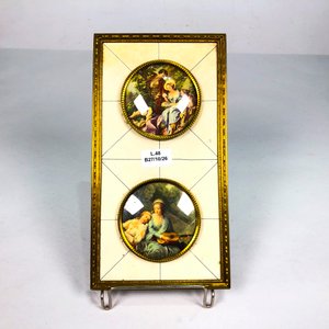 Lote siguiente: Cuadro Doble con Moldura de Bronce y Motivo de Personajes