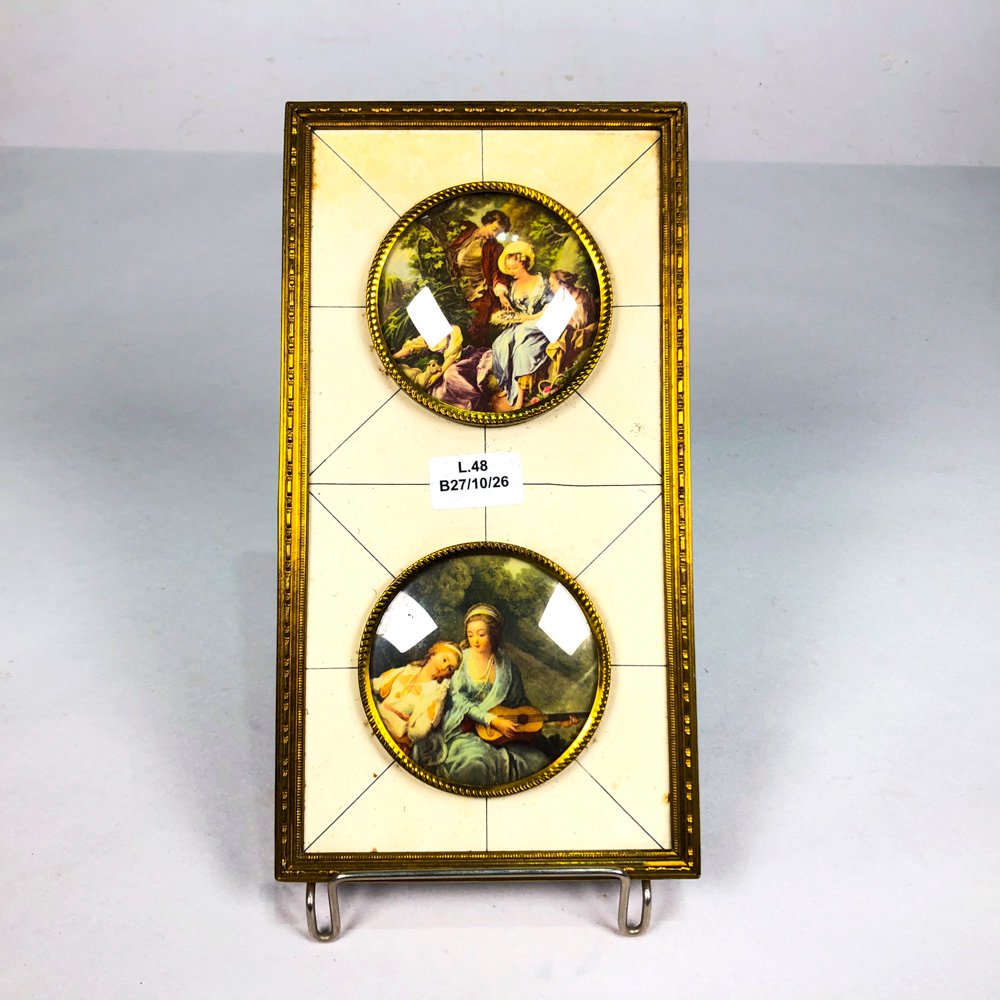 Cuadro Doble con Moldura de Bronce y Motivo de Personajes