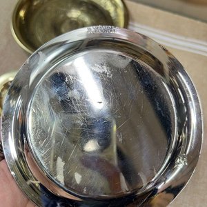 Lote de 5 Ceniceros y Bandejas Antiguas de Metal - imagen 14