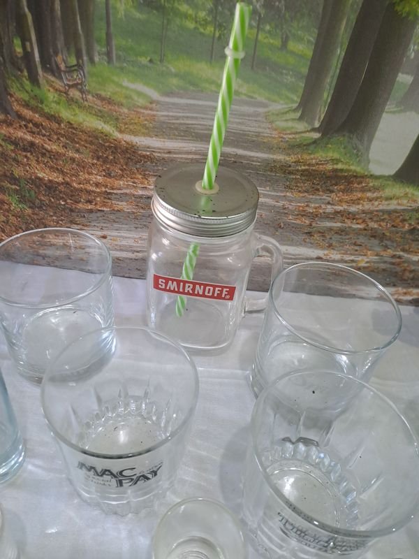 Colección de vidrio con vasos de whisky y publicidad - imagen 3