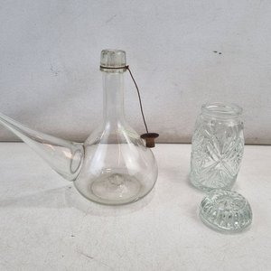 Set de 2 Piezas de Vidrio: Botellón Vertedor Tipo Porrón con Tapón y Pote Labrado con Tapa - imagen 2