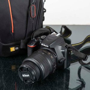 Cámara Nikon D3500 con Estuche y Correa - imagen 2