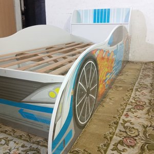 Cama Infantil de 1 Plaza con Diseño de Auto de Carreras - imagen 4