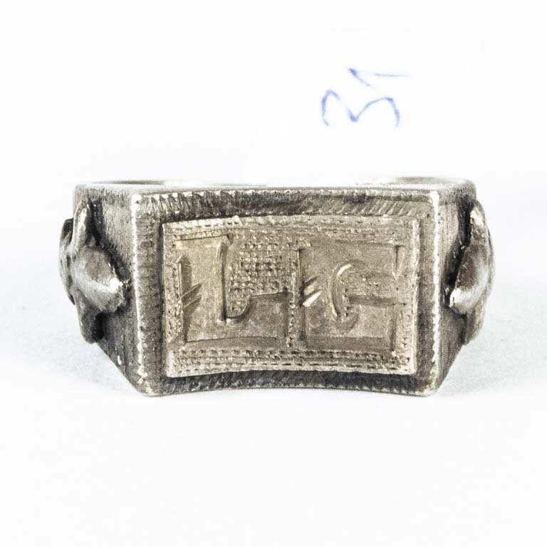 Lote anterior: Anillo de plata con iniciales LG - Accesorio de moda